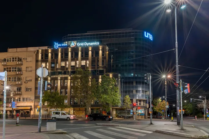 TLD noću sa bulevara