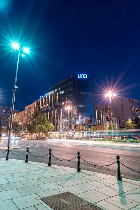 Noćni pogled na TLD sa trga